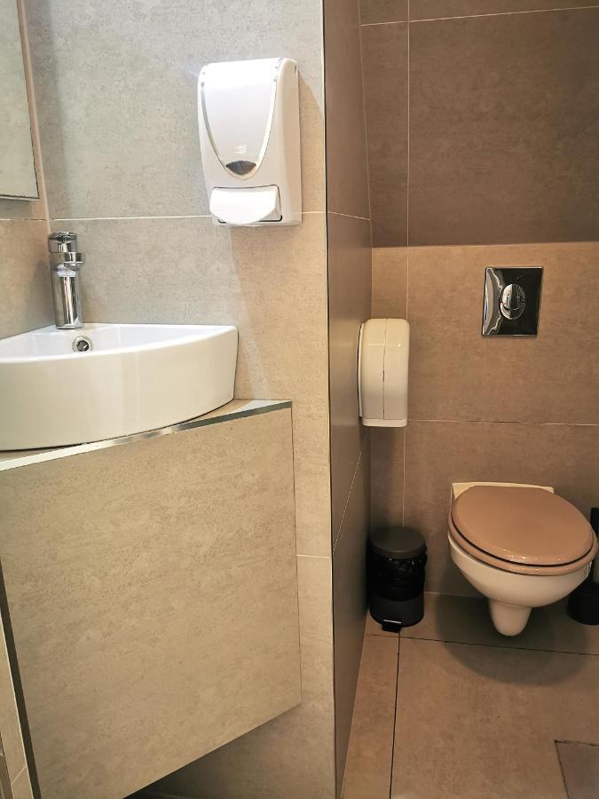 Hostel 55 - Darmowy Parking Breslavia Esterno foto